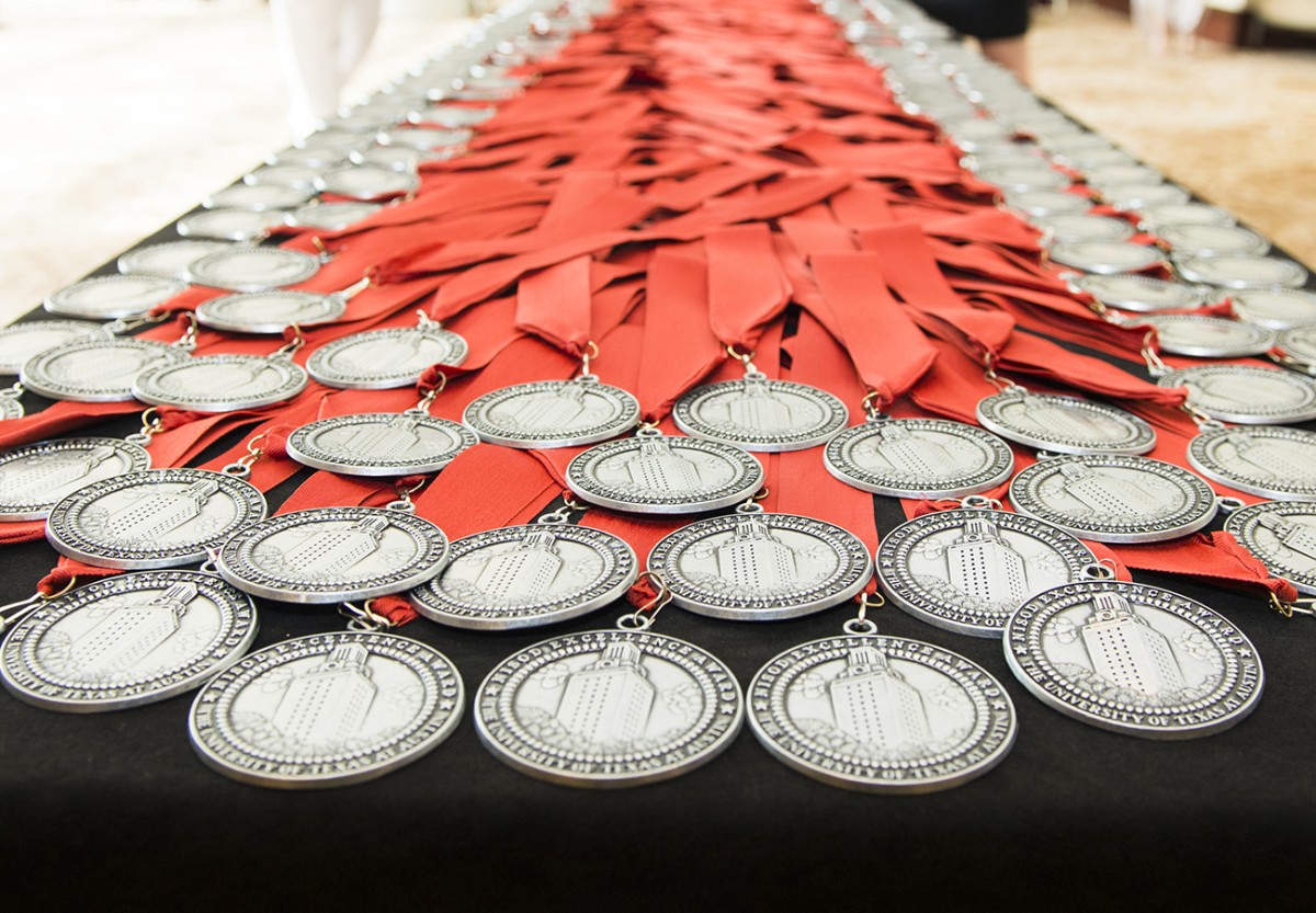 2018 NISOD Excellence Award Dinner and Celebration Medallion Table