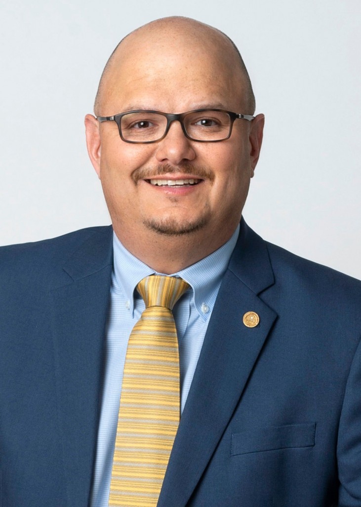 Dr. Vela